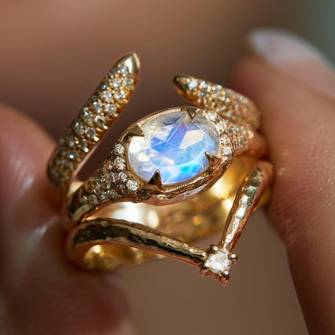Mystic spell Oval Ring- Moonstone