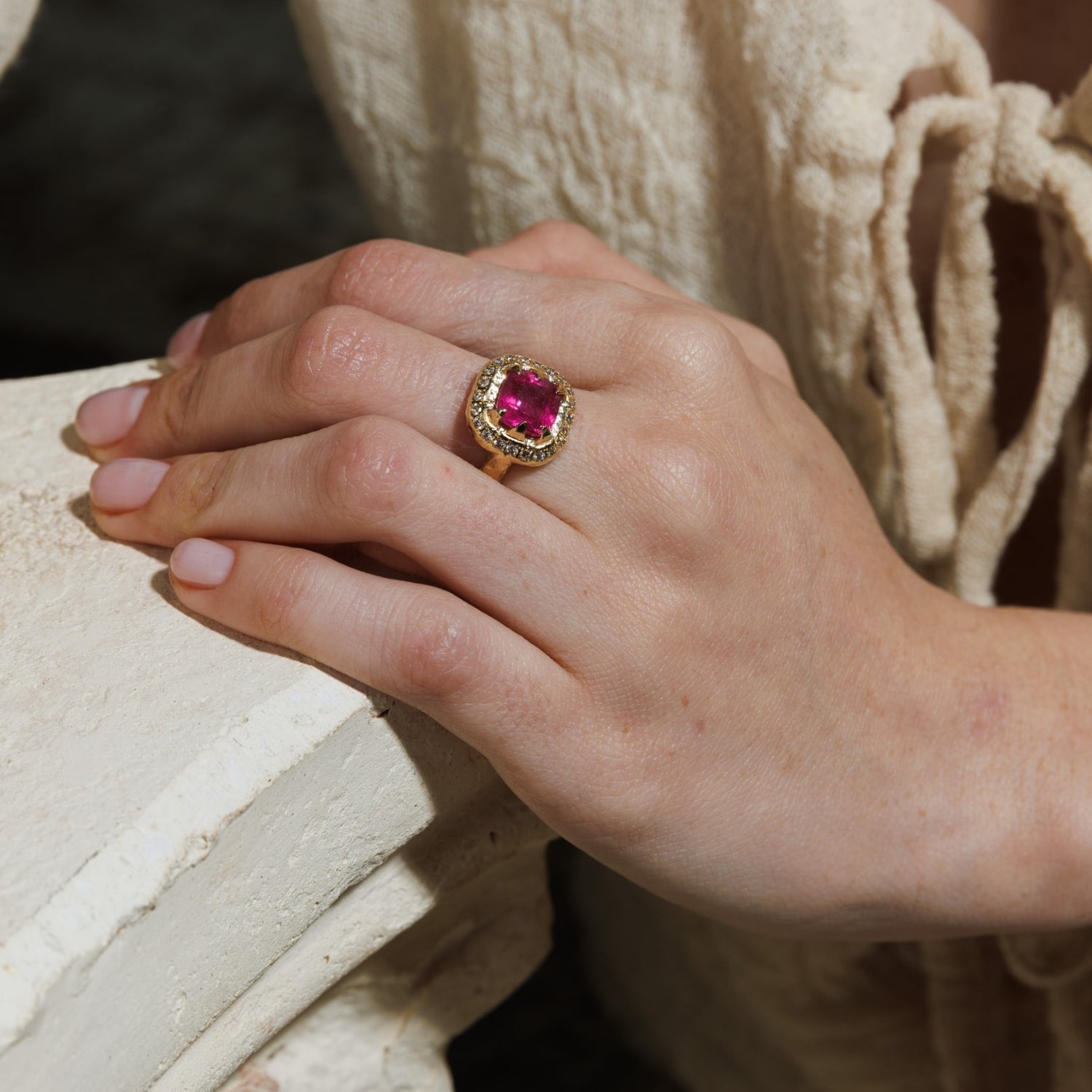 Mystic cushion &amp; diamonds Ring - Pink Tourmaline