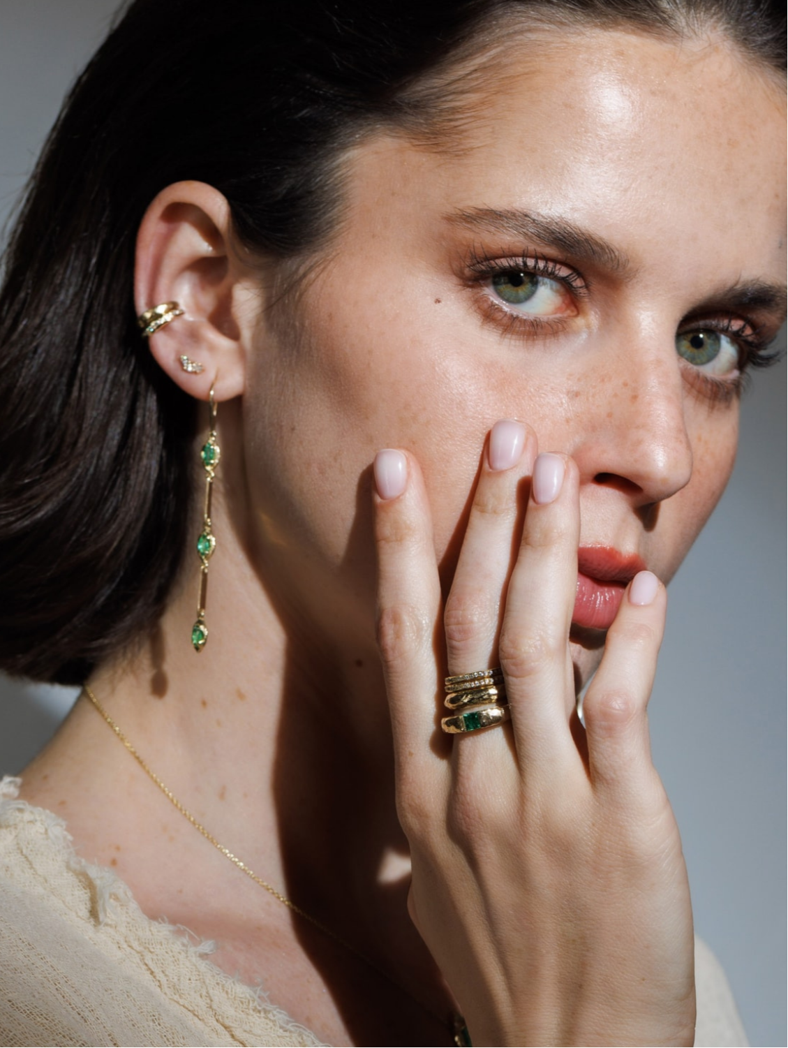 Hera Earrings - Emerald