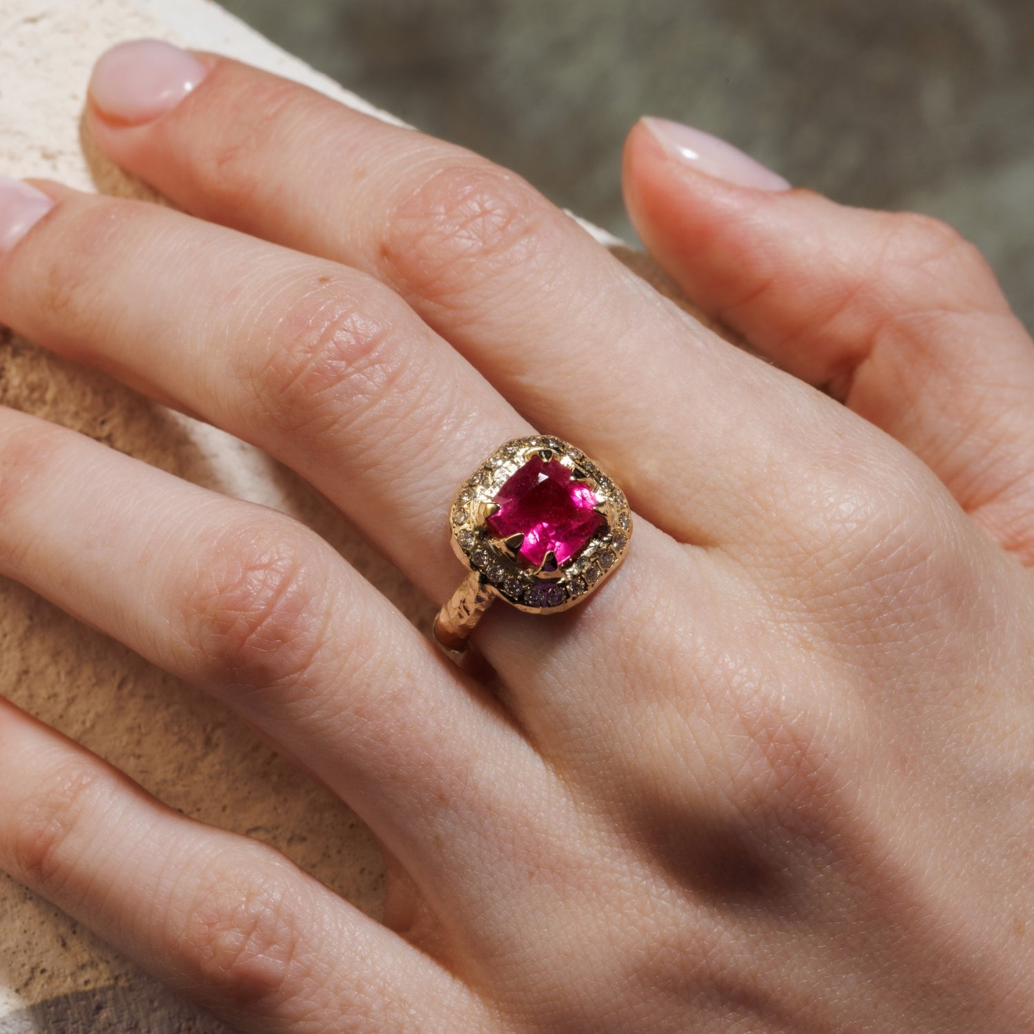 Mystic cushion &amp; diamonds Ring - Pink Tourmaline