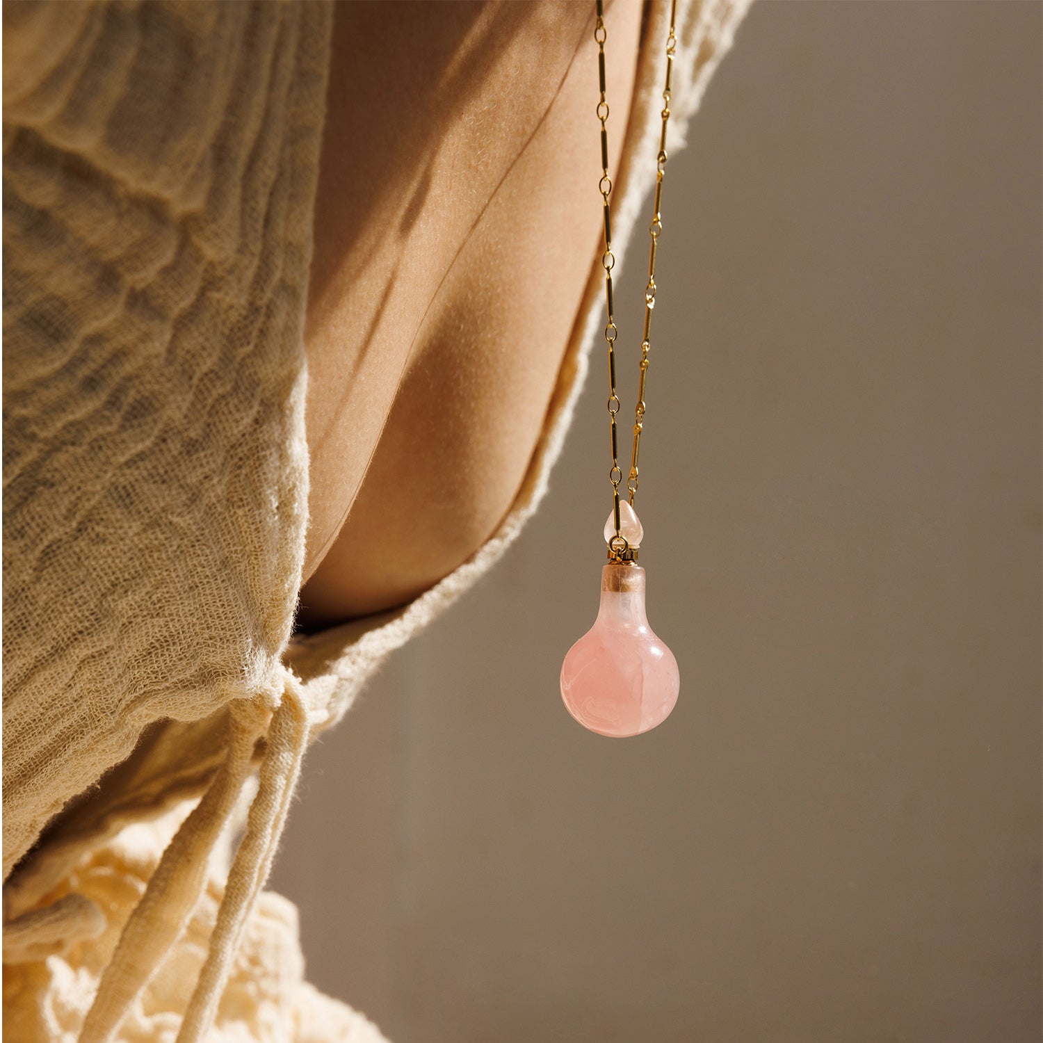 Potion bottle - Bulb Rose Quartz