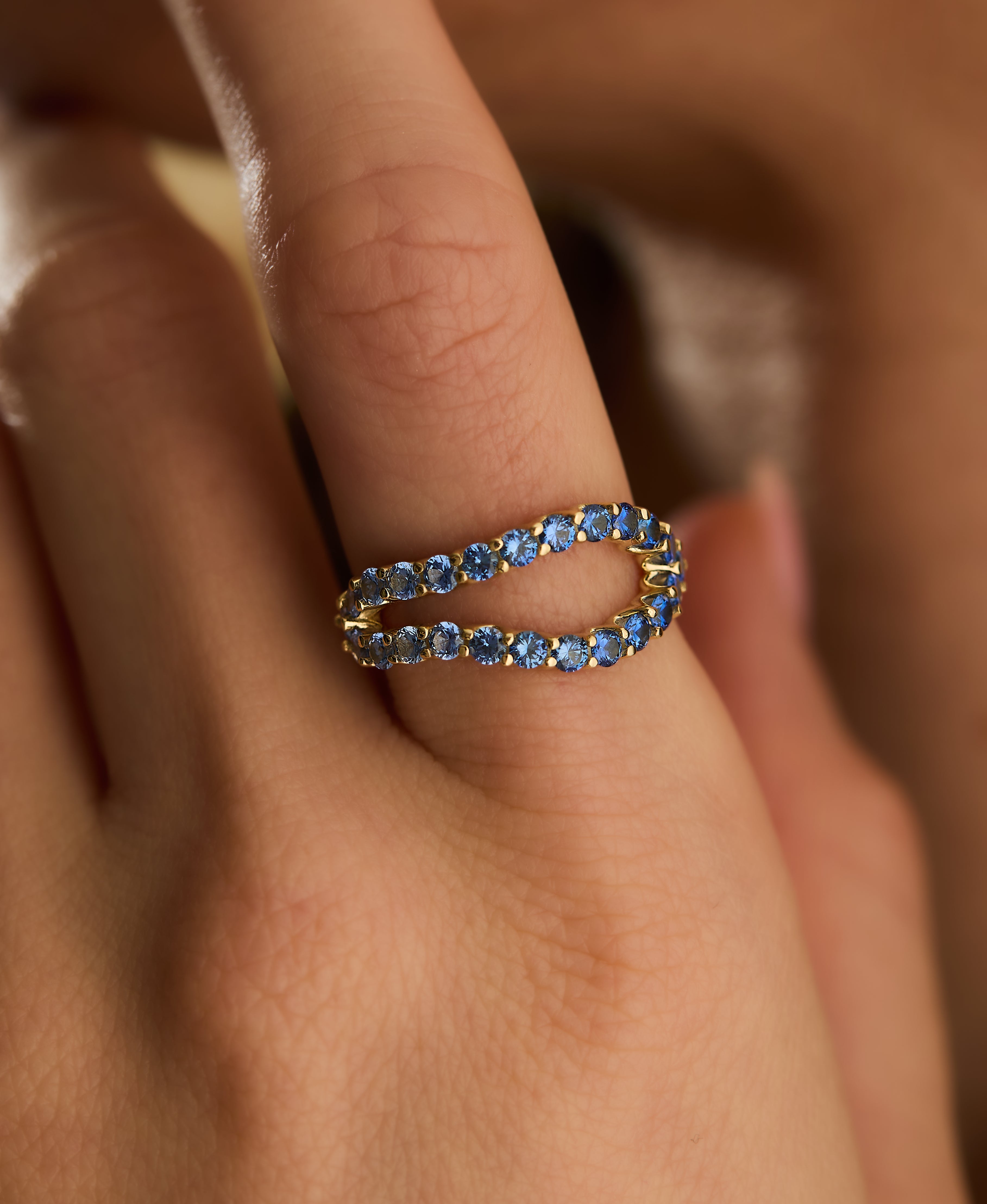 Adama Ombré Blue Sapphire Infinity Open Split Band Ring in 14K Gold