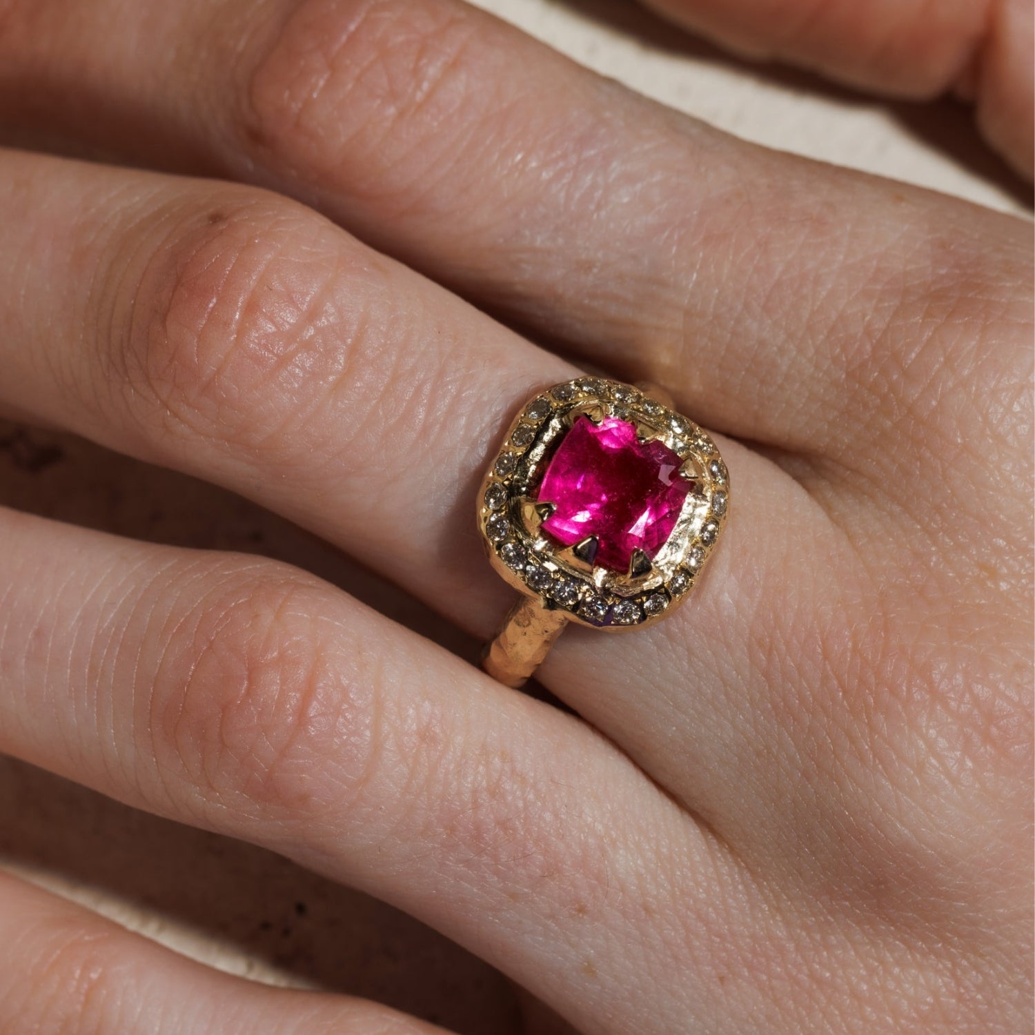 Mystic cushion &amp; diamonds Ring - Pink Tourmaline